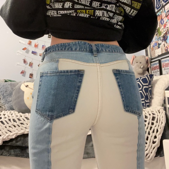 pacsun light wash/ white jeans. size 26 - Picture 5 of 6